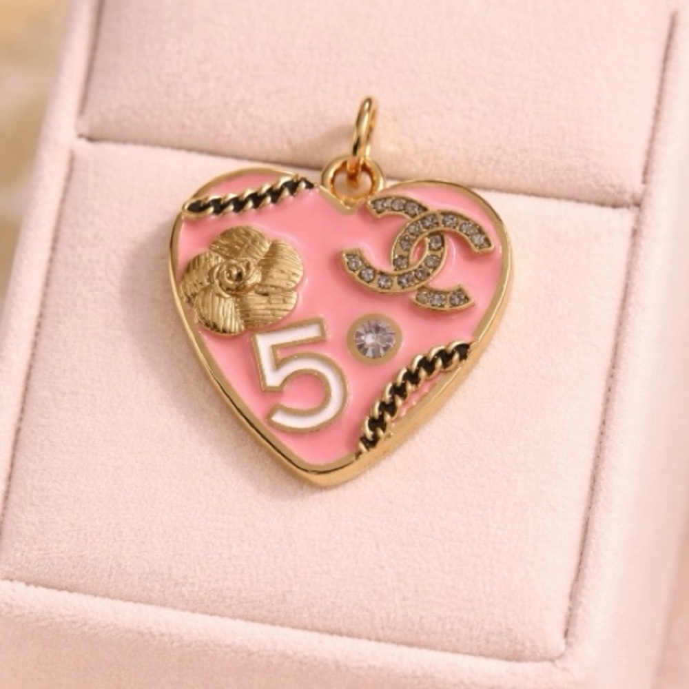 Mystery Box with 5 Stamped Charms/pendants/Zipper pulls. All will be different - Picture 7 of 16
